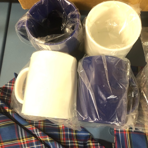 Vintage picnic table/ basket dinnerware. - Picture 4 of 5